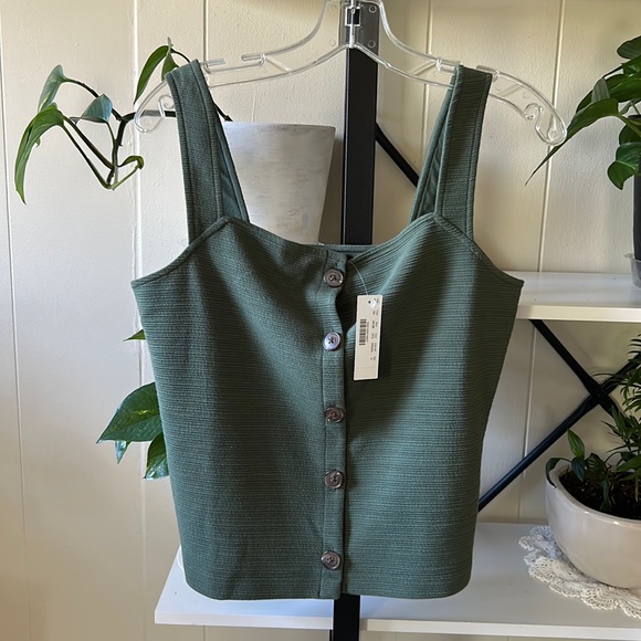 J. Crew Tops - J. Crew NWT Green Textured Button Front Tank Top Size Small